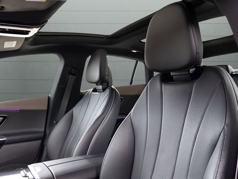 Used 2023 Mercedes-Benz EQE 350+ 4MATIC Sedan image 2