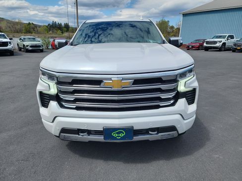 Certified 2023 Chevrolet Silverado 1500 High Country w/ Technology Package AWD/4WD image 3