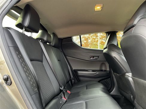 Used 2021 Toyota C-HR Limited image 26