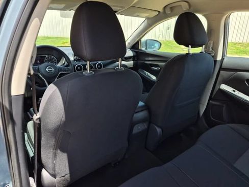 Used 2025 Nissan Sentra SV FWD image 12