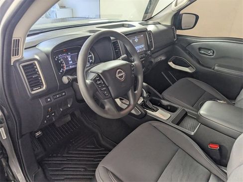 Used 2022 Nissan Frontier SV w/ Technology Package image 10