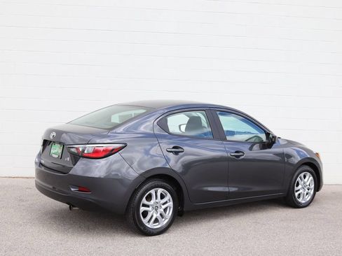 Used 2017 Toyota Yaris iA FWD image 2
