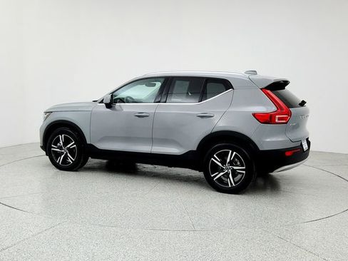 Certified 2025 Volvo XC40 B5 Core image 7