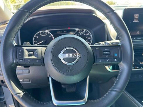 Used 2023 Nissan Rogue SL FWD image 32