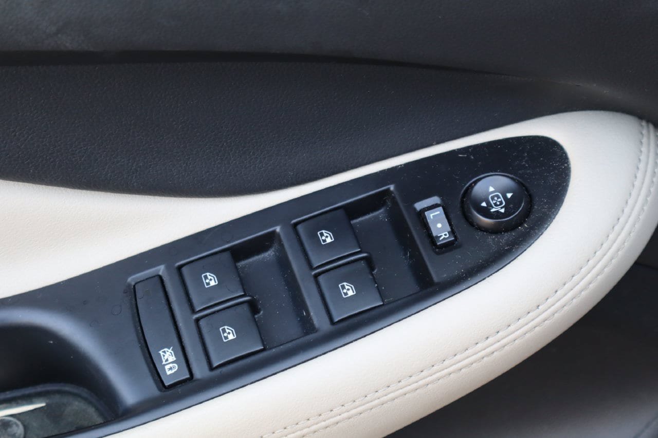Used 2018 Buick Envision Essence FWD image 22