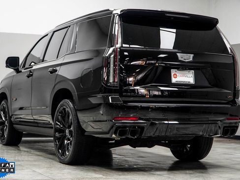 Used 2025 Cadillac Escalade V w/ LPO, ONYX Package AWD/4WD image 11