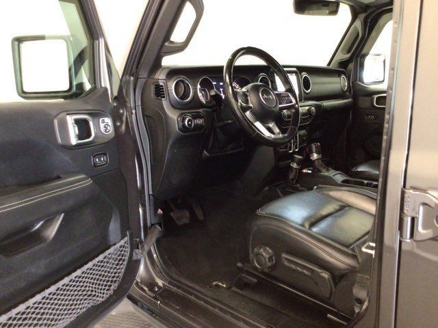 Used 2018 Jeep Wrangler Unlimited Sahara AWD/4WD image 8