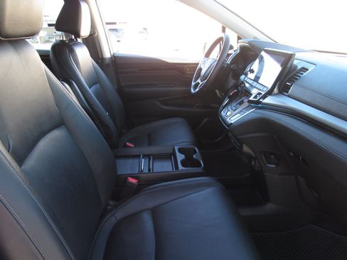 Certified 2023 Honda Odyssey Touring image 9