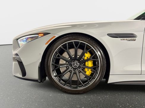 Used 2022 Mercedes-Benz SL 63 AMG 4MATIC w/ AMG Aerodynamic Package image 13
