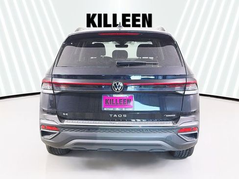 New 2025 Volkswagen Taos SE image 6