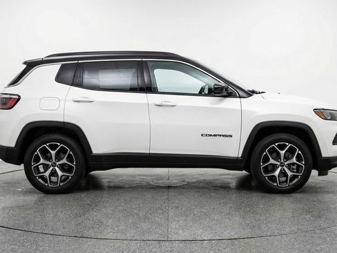 Used 2025 Jeep Compass Limited AWD/4WD image 11