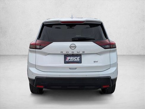 Used 2024 Nissan Rogue SV FWD image 6