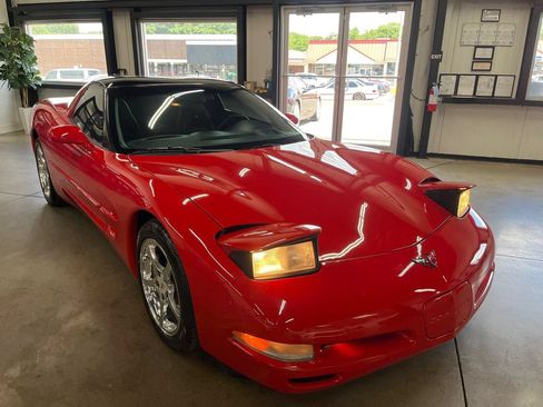 Used 2001 Chevrolet Corvette Coupe w/ Preferred Equipment Group2 RWD image 16