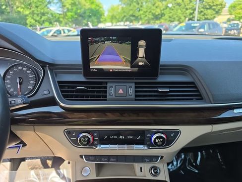 Used 2019 Audi Q5 2.0T Premium w/ Convenience Package AWD/4WD image 17