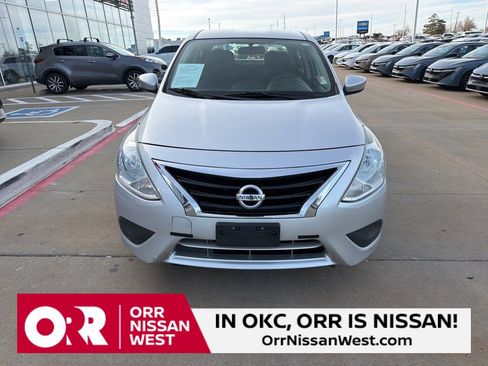 Used 2017 Nissan Versa SV image 8