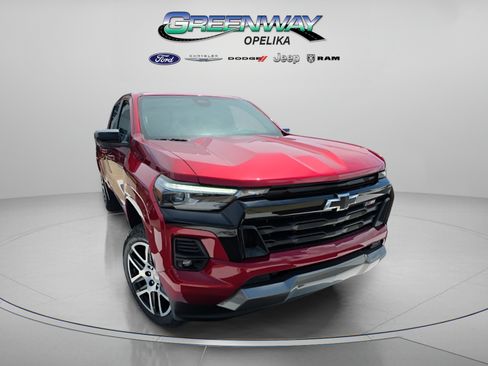 Used 2023 Chevrolet Colorado Z71 w/ Z71 Convenience Package 2 AWD/4WD image 3