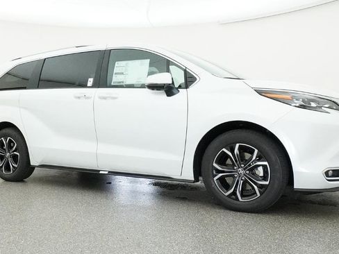 New 2026 Toyota Sienna Platinum AWD/4WD image 23
