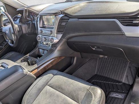 Used 2018 Chevrolet Suburban LT image 19
