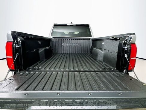 Used 2025 Toyota Tacoma SR5 image 21