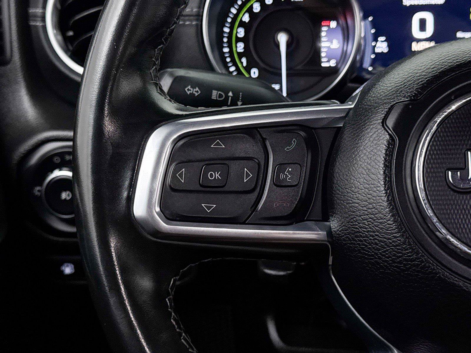 Used 2022 Jeep Wrangler Unlimited Sahara AWD/4WD image 31