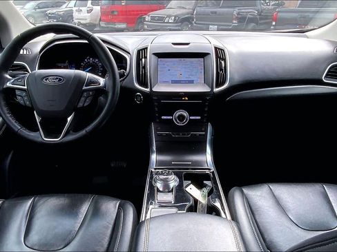Used 2019 Ford Edge Titanium image 14