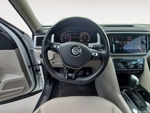 Used 2019 Volkswagen Atlas SEL R-Line AWD/4WD image 12