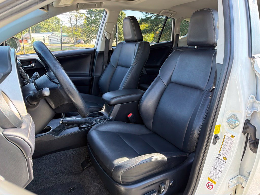Used 2013 Toyota RAV4 Limited AWD/4WD image 18