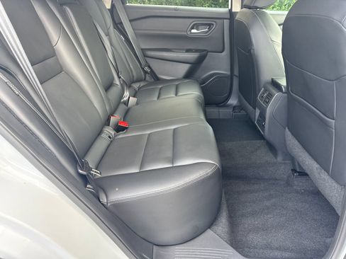 Used 2024 Nissan Rogue SL w/ SL Premium Package FWD image 15