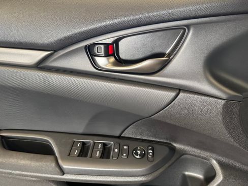 Used 2018 Honda Civic Sport image 19