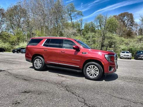 Used 2024 GMC Yukon SLT AWD/4WD image 11