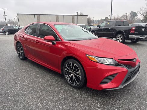 Used 2020 Toyota Camry SE w/ Convenience Package image 9