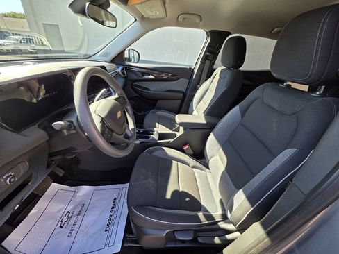 Used 2025 Chevrolet TrailBlazer LT image 13