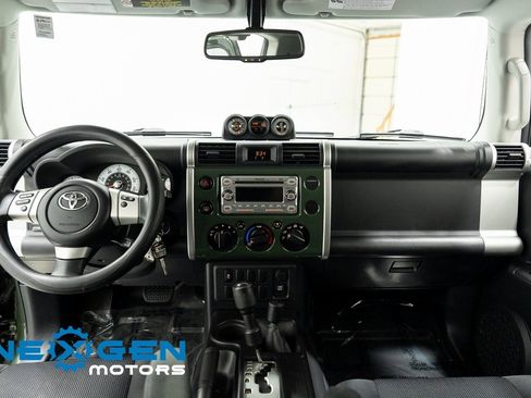 Used 2014 Toyota FJ Cruiser 4WD image 7