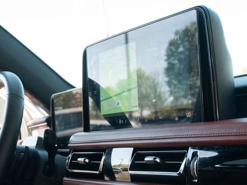 Used 2025 Lincoln Aviator Reserve w/ Illumination Package RWD image 18