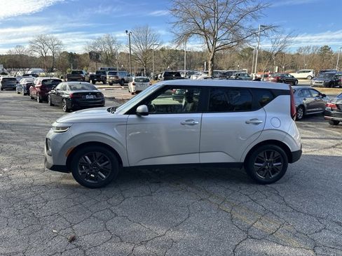 Used 2020 Kia Soul EX image 9