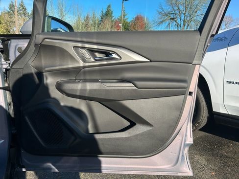 New 2026 Chevrolet Equinox EV LT image 25