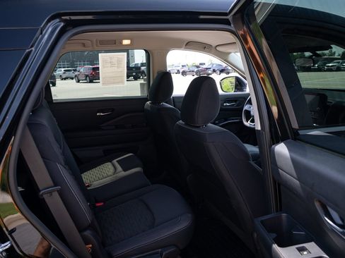 Used 2022 Nissan Pathfinder SV FWD image 21