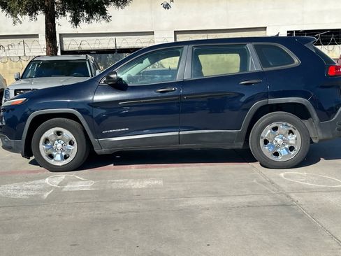 Used 2014 Jeep Cherokee Sport image 6