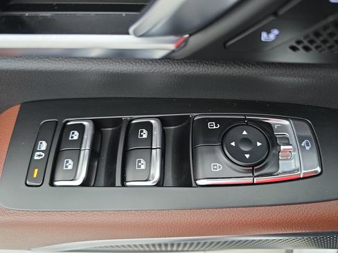 Used 2025 Kia Telluride SX Prestige AWD/4WD image 29
