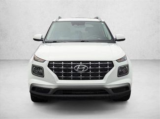 Certified 2025 Hyundai Venue SEL video 2