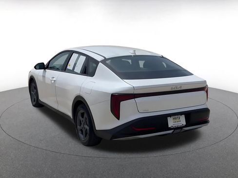 Used 2025 Kia K4 LXS image 11