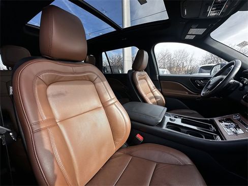 Certified 2023 Lincoln Aviator Reserve w/ Equipment Group 201A image 35