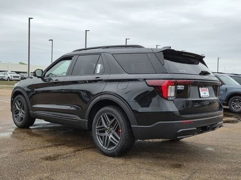 New 2026 Ford Explorer ST-Line RWD image 3