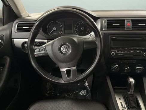 Used 2013 Volkswagen Jetta SE FWD image 10