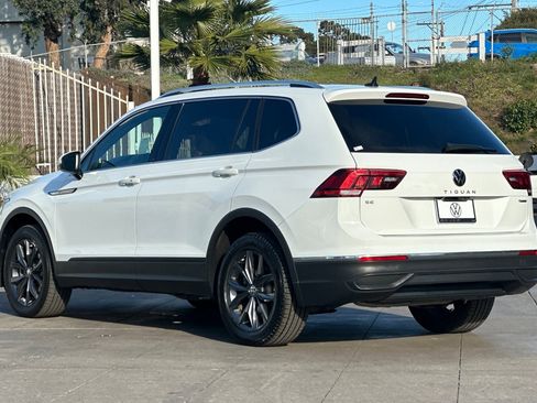 Certified 2022 Volkswagen Tiguan SE w/ Panoramic Sunroof Package image 7
