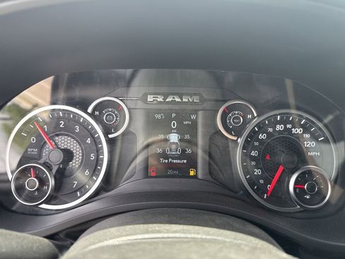 New 2026 RAM 1500 4x4 Crew Cab image 17