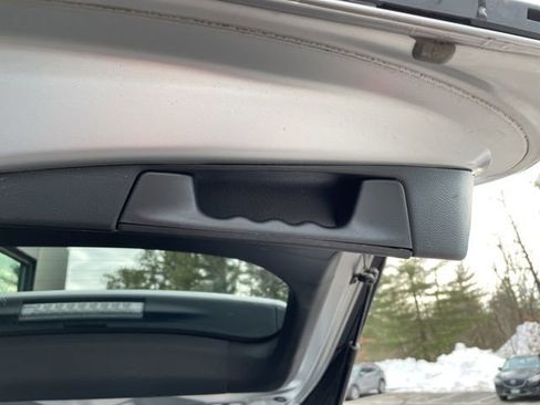 Used 2019 Toyota RAV4 LE w/ Carpet Mat Package image 9