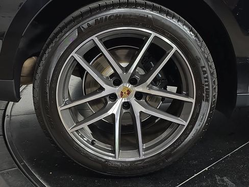 Certified 2026 Porsche Macan AWD/4WD image 29