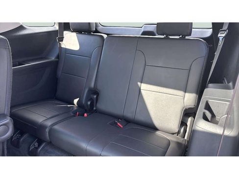 Used 2021 Chevrolet Traverse RS image 14