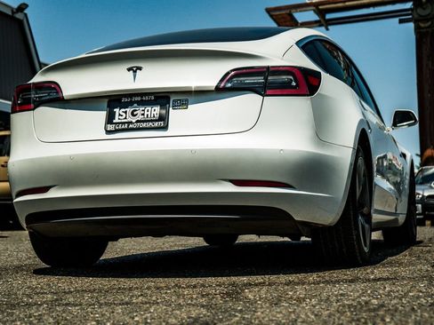 Used 2020 Tesla Model 3 Standard Range Plus RWD image 3